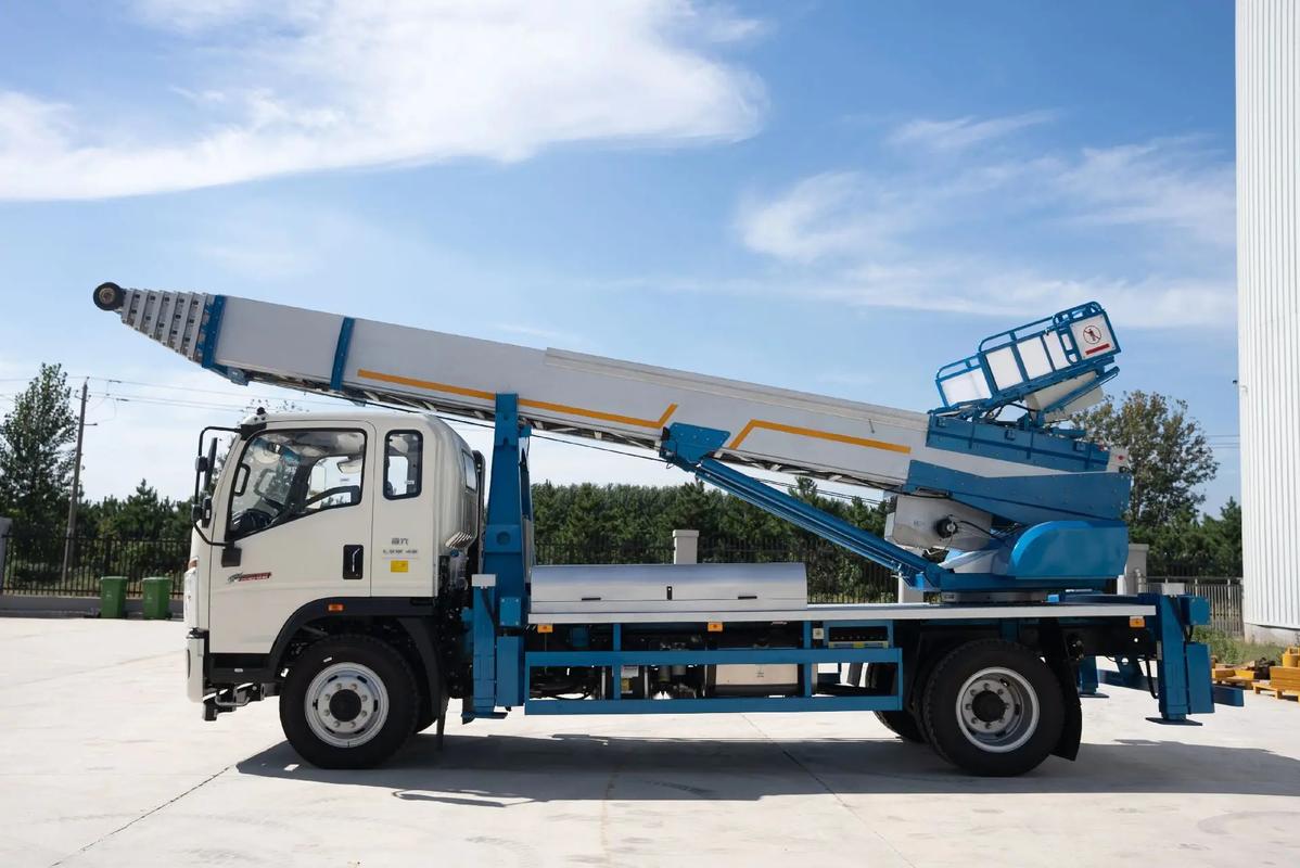 安福县云梯上料车租赁费用